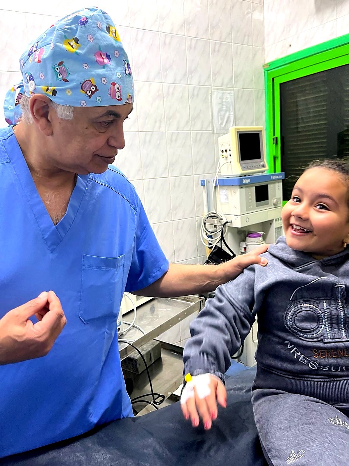 Eye surgery during convoy